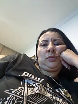 Abril Luv online show from 05-15-26, 02:07