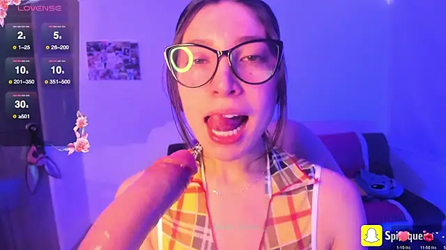 Snapshot of Spit_queen chatting on 04-29-26, 02:21 Spit queen online show from 04-29-26, 02:21