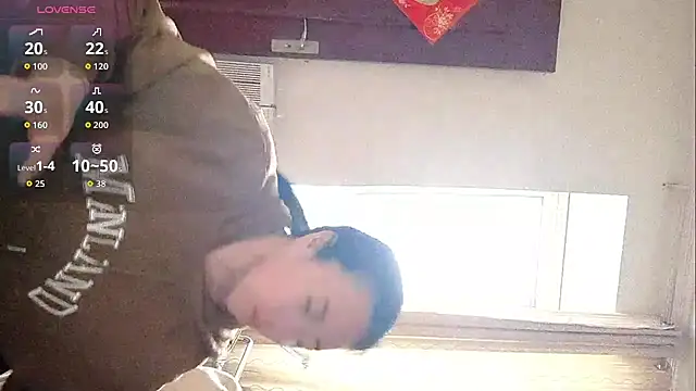 Vivianangn-e online show from 04-13-26, 09:15