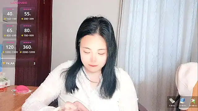 Vivianangn-e online show from 04-16-26, 12:33