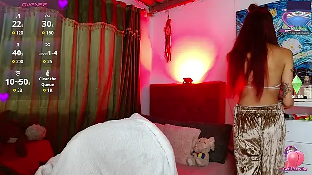 Snapshot of alisseallie chatting on 11-16-25, 11:38 alisseallie online show from 11-16-25, 11:38