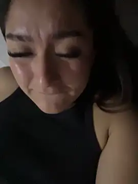 Snapshot of LuceroRm chatting on 11-15-25, 05:27 LuceroRm online show from 11-15-25, 05:27