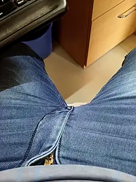 adicma123 online show from 11-21-25, 08:02