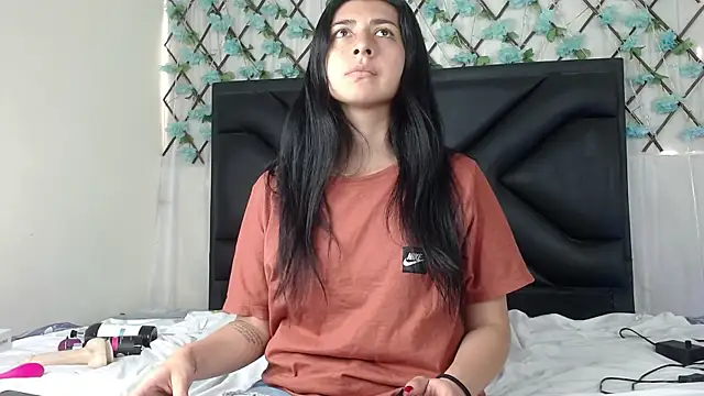 EmmaWilliamss online show from 11-13-25, 05:12