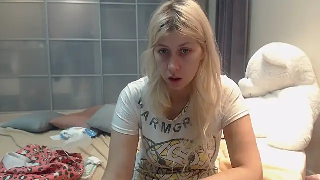 KyliePag online show from 09-25-25, 09:02