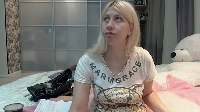 KyliePag online show from 12-17-25, 07:14