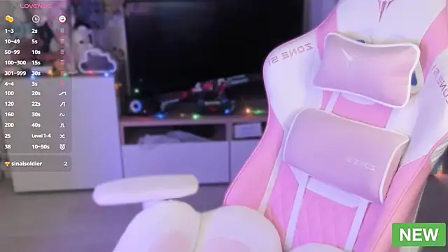 Snapshot of TwixiPixxie chatting on 12-15-24, 08:58 TwixiPixxie online show from 12-15-24, 08:58