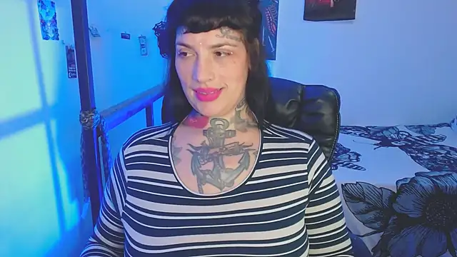 Snapshot of VampGirl1 chatting on 12-05-24, 05:28 VampGirl1 online show from 12-05-24, 05:28