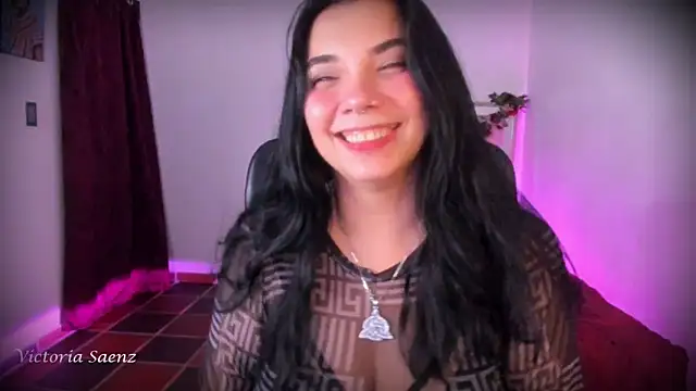 victoriaasaenz  online show from 04-01-26, 01:17