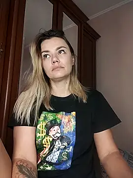 KrissSexi online show from 09-17-25, 04:36