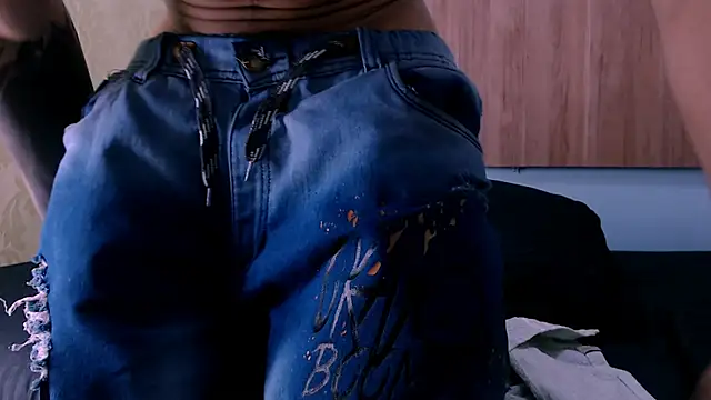 Snapshot of AlbertBernal69 chatting on 02-03-25, 06:34 AlbertBernal69 online show from 02-03-25, 06:34