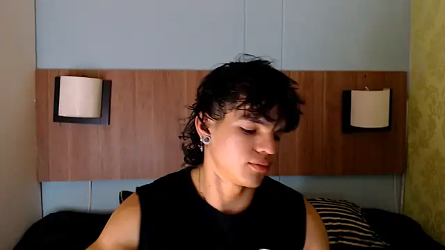 Snapshot of AlbertBernal69 chatting on 02-22-25, 12:27 AlbertBernal69 online show from 02-22-25, 12:27