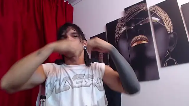 Snapshot of AlbertBernal69 chatting on 09-13-25, 02:22 AlbertBernal69 online show from 09-13-25, 02:22