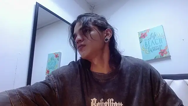 Snapshot of AlbertBernal69 chatting on 09-16-25, 03:40 AlbertBernal69 online show from 09-16-25, 03:40