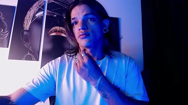 Snapshot of AlbertBernal69 chatting on 11-06-25, 03:40 AlbertBernal69 online show from 11-06-25, 03:40