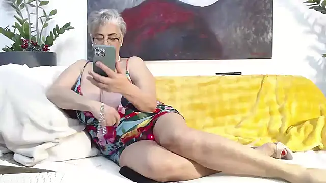 QueenfeeKaterina online show from 01-08-26, 02:36