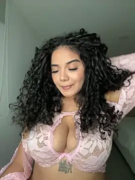 Snapshot of Mariecurl chatting on 07-02-26, 02:44 Mariecurl online show from 07-02-26, 02:44