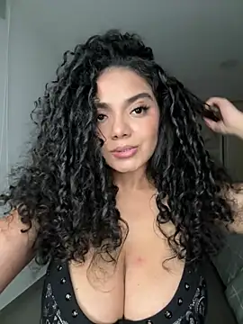 Snapshot of Mariecurl chatting on 07-03-26, 01:45 Mariecurl online show from 07-03-26, 01:45