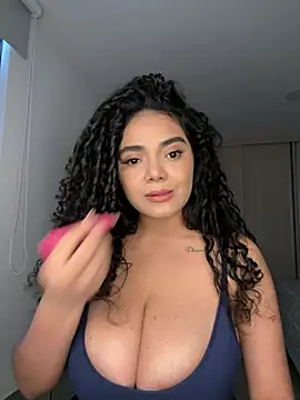 Snapshot of Mariecurl chatting on 07-19-26, 10:57 Mariecurl online show from 07-19-26, 10:57