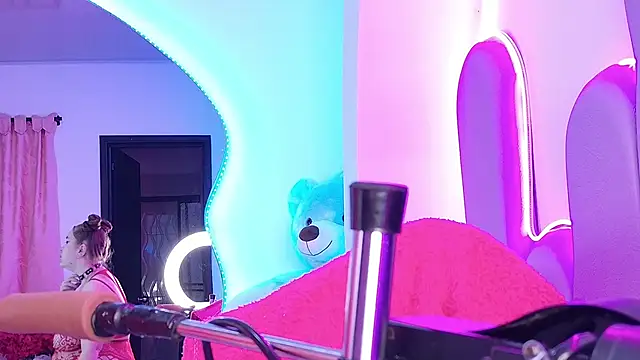 NathaxaLeans online show from 04-18-26, 11:47