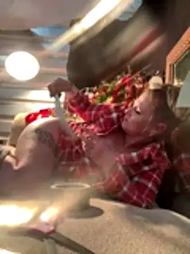 Snapshot of SummerBlueMoon chatting on 12-14-25, 09:41 SummerBlueMoon online show from 12-14-25, 09:41