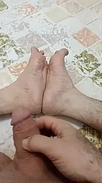 Hardapple01 online show from 12-24-24, 12:44