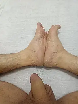 Hardapple01 online show from 10-19-25, 07:20