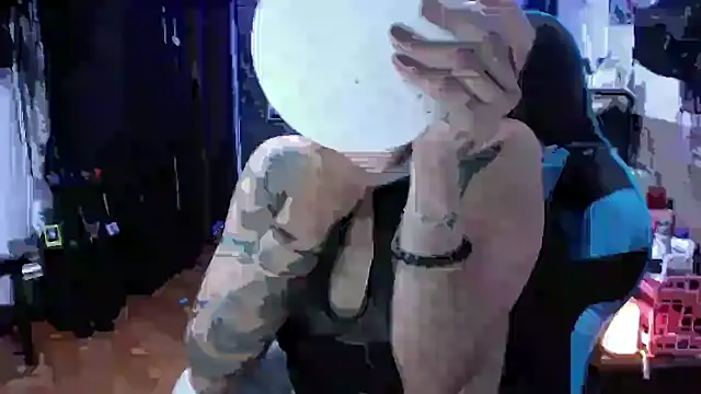 AngelaQueen  online show from 01-08-26, 04:31