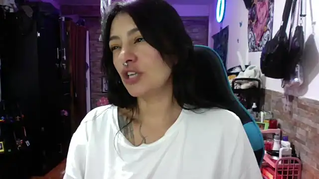 AngelaQueen  online show from 01-16-26, 05:17