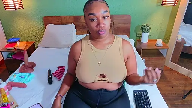 Snapshot of dannaahbrown chatting on 04-20-26, 07:04 dannaahbrown online show from 04-20-26, 07:04