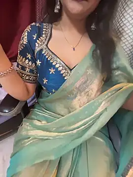 Snapshot of LuscousPussy chatting on 12-04-25, 07:44 LuscousPussy online show from 12-04-25, 07:44