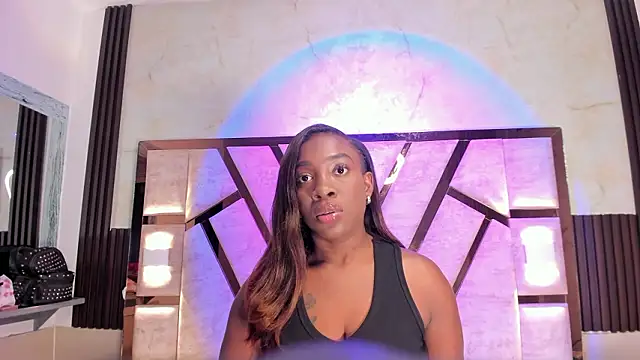 Athenea Mills online show from 03-30-26, 06:53