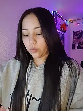 Snapshot of persefone_core chatting on 11-19-25, 11:27 persefone core online show from 11-19-25, 11:27