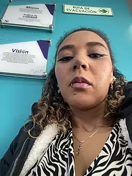 charlott lens online show from 02-17-25, 03:09