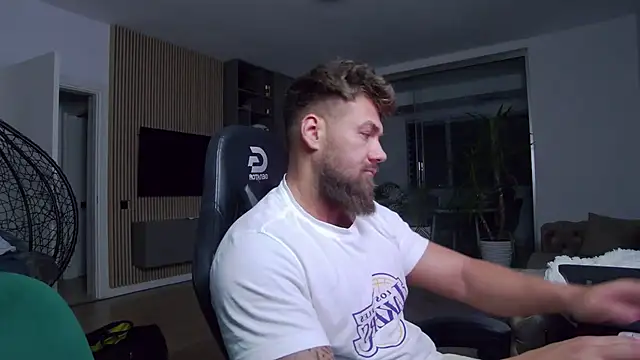 UbbeViking online show from 01-27-25, 05:26