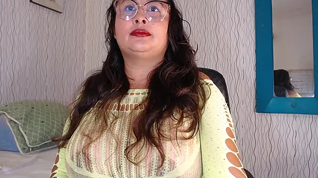 NadiaWhite online show from 10-04-25, 11:52