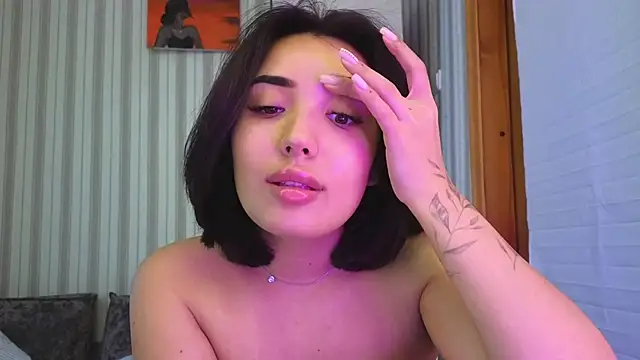 Snapshot of lily__foster chatting on 10-18-25, 07:09 lily foster online show from 10-18-25, 07:09