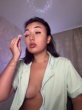 lily  foster online show from 04-15-26, 05:09