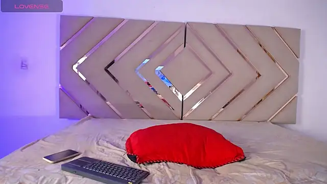 Snapshot of Raven_foxter1 chatting on 02-09-25, 08:02 Raven foxter1 online show from 02-09-25, 08:02