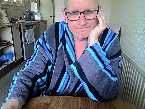 Snapshot of daddyflash chatting on 06-06-26, 09:36 daddyflash online show from 06-06-26, 09:36