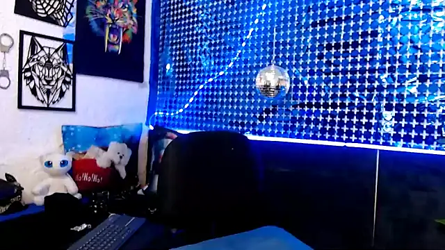 Snapshot of Mensecret69 chatting on 12-14-24, 02:53 Mensecret69 online show from 12-14-24, 02:53