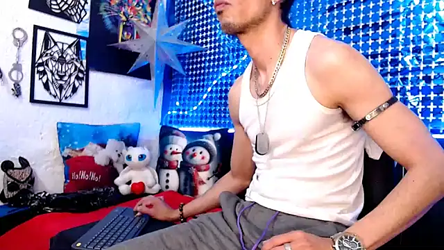 Snapshot of Mensecret69 chatting on 12-30-24, 09:29 Mensecret69 online show from 12-30-24, 09:29