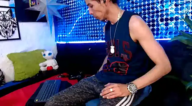 Snapshot of Mensecret69 chatting on 01-04-25, 01:10 Mensecret69 online show from 01-04-25, 01:10