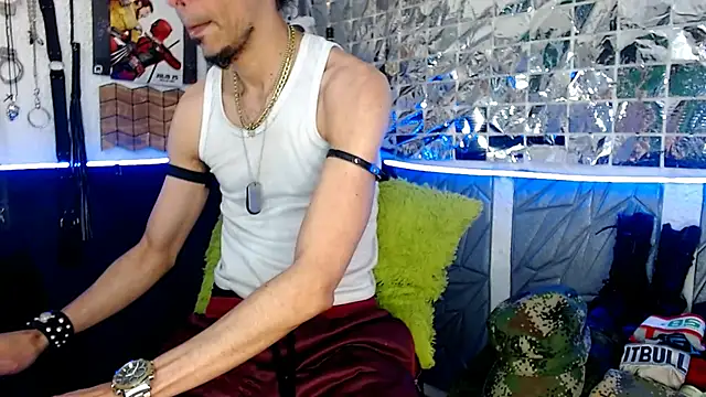 Snapshot of Mensecret69 chatting on 03-14-25, 08:38 Mensecret69 online show from 03-14-25, 08:38