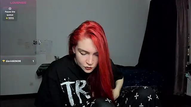 Snapshot of KitsuneRem chatting on 01-10-25, 07:32 KitsuneRem online show from 01-10-25, 07:32