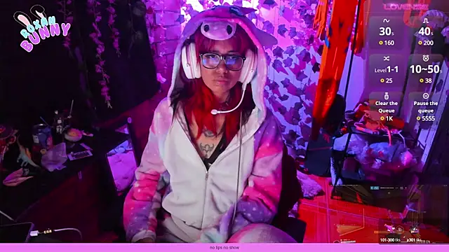 Snapshot of Roxanbunny1 chatting on 02-05-25, 04:16 Roxanbunny1 online show from 02-05-25, 04:16