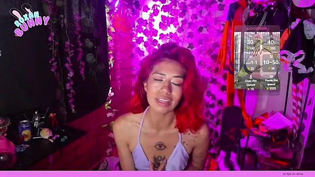 Snapshot of Roxanbunny1 chatting on 02-15-25, 10:31 Roxanbunny1 online show from 02-15-25, 10:31