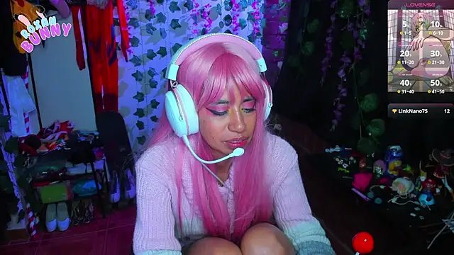 Snapshot of Roxanbunny1 chatting on 03-18-25, 05:52 Roxanbunny1 online show from 03-18-25, 05:52