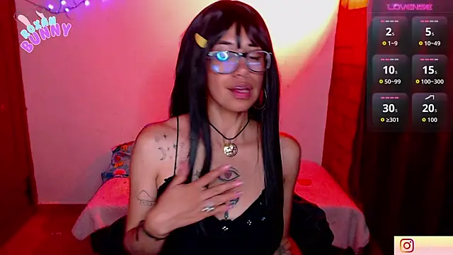 Snapshot of Roxanbunny1 chatting on 09-27-25, 11:54 Roxanbunny1 online show from 09-27-25, 11:54