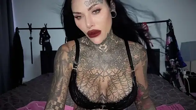 claudiacvc95 online show from 03-05-26, 05:36